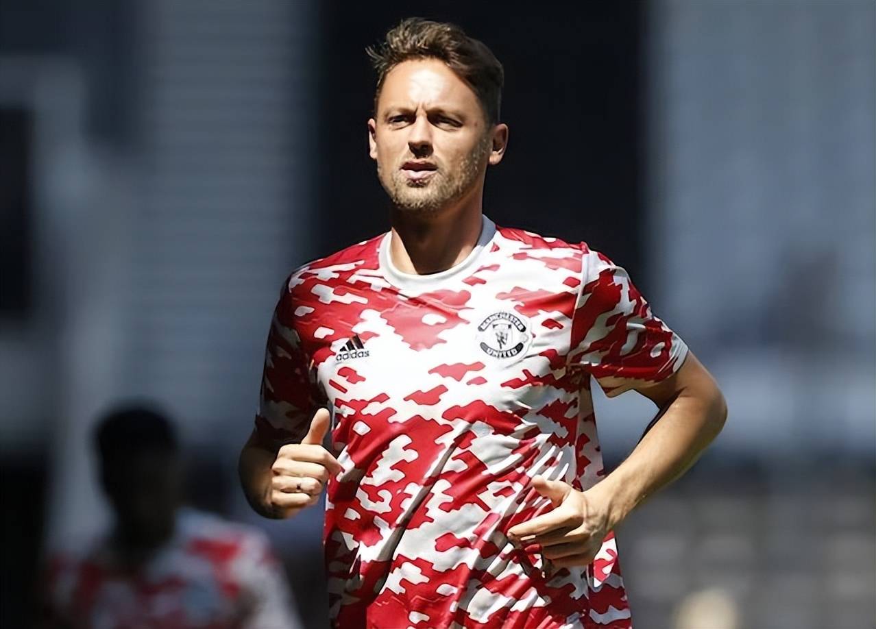 LOL开盘网站 -包含关键时刻北京首钢调整名单以备德甲，手感冰凉环节打磨，媒体盛赞，年轻球员得到机会的词条