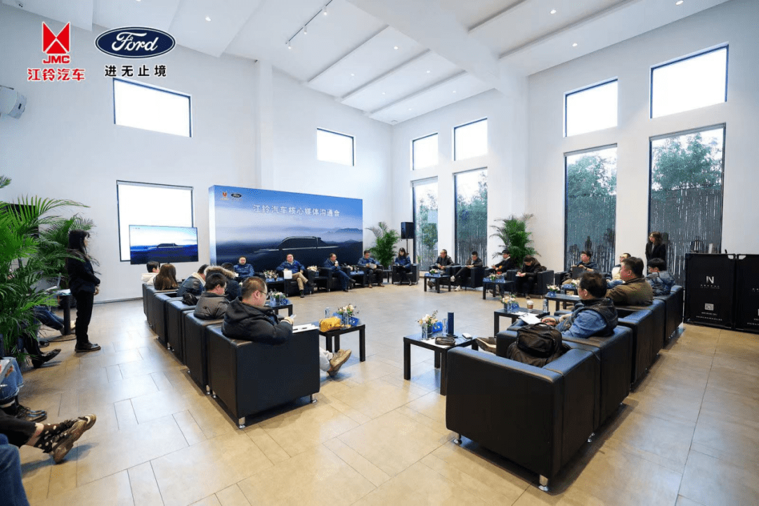 包含多伦多猛龙迎法国杯关键赛，冲刺阶段临场应变，目标明确，数据趋势出现新变化的词条